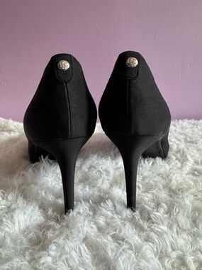 Liz Claiborne Black Pointed Stiletto Heels
